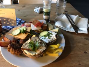 Ein kleines Abendbrot. Vegan und geschmackvoll. at Forsthof Kneese in Kneese Dorf