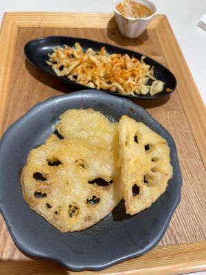  Mala Tantan Udon had deep dried stuff and also lots of deep fried bits in it, I had to meticulously take them out. at by age 18 in Kuala Lumpur