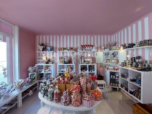 Store inside at Nellys Karameller  in Gothenburg