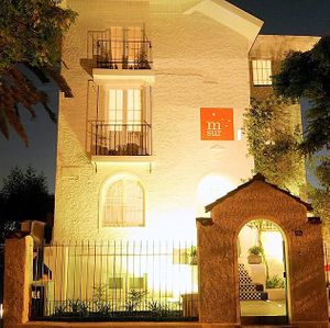 De noche  at Meridiano Sur Petit Hotel in Santiago