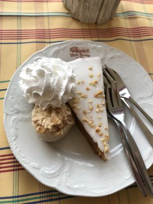 Carrot cake with toffee icecream an vegan cream at Hotel Nicolay in Zeltingen-rachtig