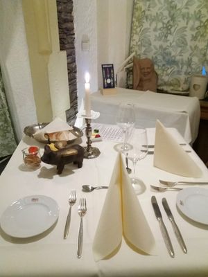 gedeckter Tisch at Hotel Nicolay in Zeltingen-rachtig