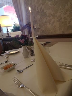 Table inside at Hotel Nicolay in Zeltingen-rachtig