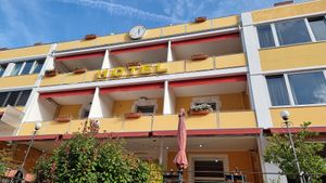 Front of hotel at Hotel Nicolay in Zeltingen-rachtig