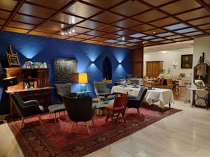 Lobby - breakfast area in the back at Hotel Nicolay in Zeltingen-rachtig