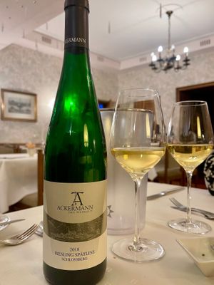 Restaurant The Schlossberg is open every day, we got a three-course menu (€36 pp). This restaurant is the house menu evening restaurant. at Hotel Nicolay in Zeltingen-rachtig