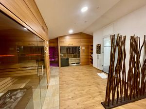 There is a beautiful wellness complex in the hotel.
https://www.hotel-nicolay.de/wellness/ at Hotel Nicolay in Zeltingen-rachtig