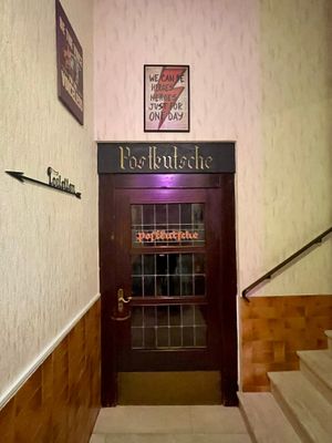 Entrance to the Postkutsche at Hotel Nicolay in Zeltingen-rachtig