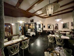 Die Weinstube
https://www.hotel-nicolay.de/restaurants/weinstube/ at Hotel Nicolay in Zeltingen-rachtig