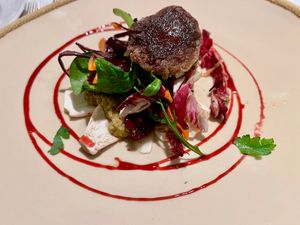 Die Weinstube
https://www.hotel-nicolay.de/restaurants/weinstube/
Seven-course surprise menu February 11, 2026 €92: Starter at Hotel Nicolay in Zeltingen-rachtig