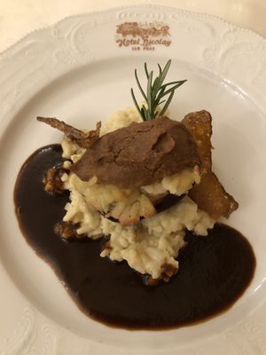 Autumn celebration main menu beet with risotto and tofu bacon at Hotel Nicolay in Zeltingen-rachtig