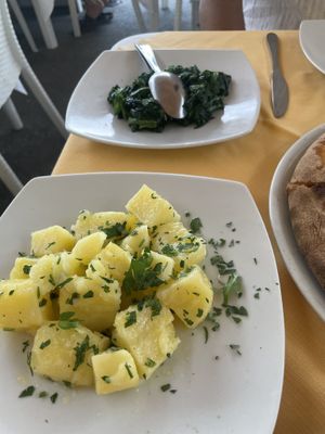 Potatoes in Oil and Spinach   at Capitano Uncino in Sicilia