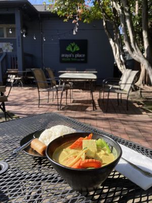 Sunny patio and delicious curry at Araya's Place - Madison St in Seattle