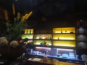 Foyer of the restaurant with bar and drinks options at Brandauer Bierbögen in Wien