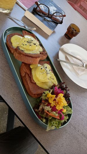 Fully vegan Eggs Benedict. at Tranzit by Flow in Budapest