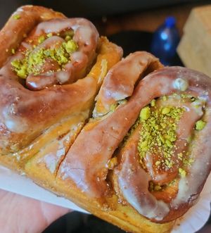 vegane pistazienschnecken at Die Zuckerfheel - Atelier für feines und süßes  in Bayern