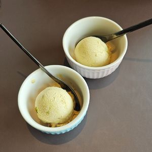 veganes pistazieneis at Die Zuckerfheel - Atelier für feines und süßes  in Bayern