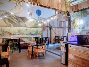 Interior at Kompoocha - Non-alcoholic Kombucha  in Temecula