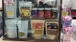 Diversos productos aptos para veganos sin conservadores   at La Huerta Vegana in Mexico City