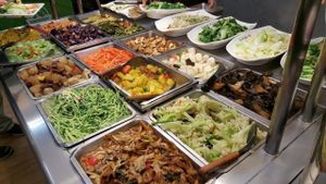 Vegan buffet dishes at QuánGuó JiànKāng 全國健康 - Country Health - Tianmu in Taipei