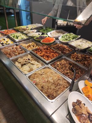 Plenty of veggie food. It is good to know that this is a chain of buffet restaurants in different places in Taipei. The stuff was very friendly. Gratis rice  🌱 at QuánGuó JiànKāng 全國健康 - Country Health - Tianmu in Taipei