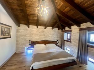 Double bedroom with en suite (facing the street)   at Grandview Hotel in Qarku I Beratit