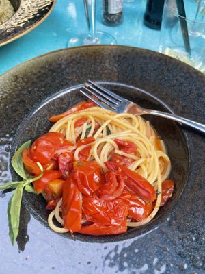 Pasta with fresh tomatoes   at Siciliano al Teatro in Sicilia