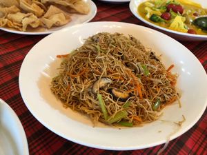 Lunch Buffet: fried noodles at Paramita Vegetarian Restaurant - Cheung Yee in Kowloon