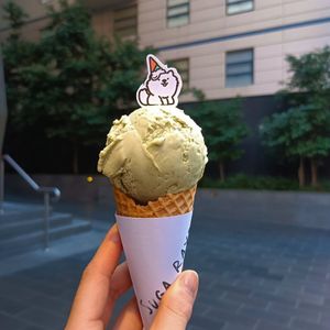 pistachio scoop at Suga Rays in Melbourne