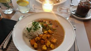 Tofu curry at Bonbec in Bern