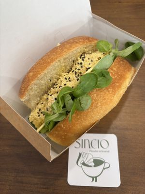 Bocadillo de huevo veganoo  at Sincio in Cantabria