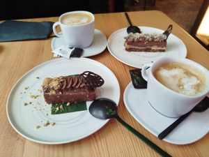 Snickers de xocolata i Joia de xocolata i avellanes at Desoriente - Granados in Barcelona