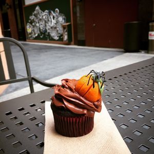vegan cupcake at Jimbo's Naturally - Horton Plaz in San Diego
