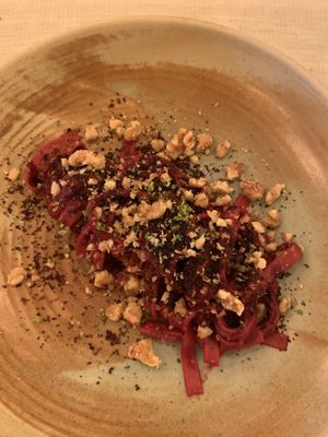 TAGLIATELLA DI RAPA ROSSA, GRANELLA DI NOCI CON COUS COUS DI POMODORI  at Ristorante Burro Salato - Cucina Francese e Lucana a Matera in Basilicata