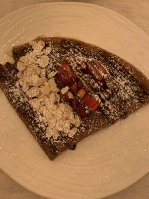 Galette con cioccolato fondente, fragole e mandorle  at Ristorante Burro Salato - Cucina Francese e Lucana a Matera in Basilicata