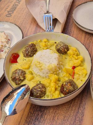 Albóndigas de "ternera" con curry at La Verdulera in Cadiz