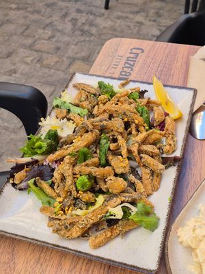 Pescaíto frito (MUY BUENO, fuera de carta) at La Verdulera in Cadiz