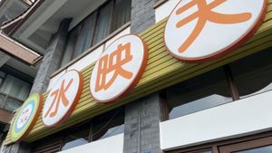 restaurant   at Shuiying Sky Su Restaurant - 水映天空素餐厅 in Chengdu