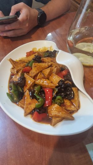 Braised tofu at Shuiying Sky Su Restaurant - 水映天空素餐厅 in Chengdu