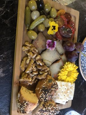 Cheese board ⭐️⭐️⭐️⭐️⭐️  at Bubita Bar in Barcelona