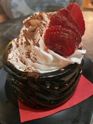 Raspberry Crumble at Bubita Bar in Barcelona