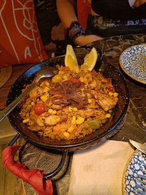 Chick'n paella at Bubita Bar in Barcelona