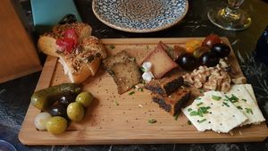 Vegan cheese platter at Bubita Bar in Barcelona