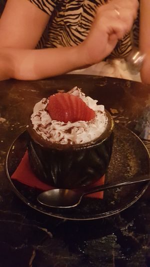 Raspberry crumble at Bubita Bar in Barcelona