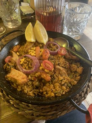 Chicken paella 🌱  at Bubita Bar in Barcelona
