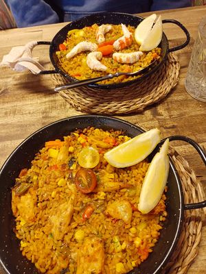 Paella heurA y otra de marisco vegano at Bubita Bar in Barcelona