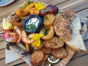 Plancha de marisco at Bubita Bar in Barcelona