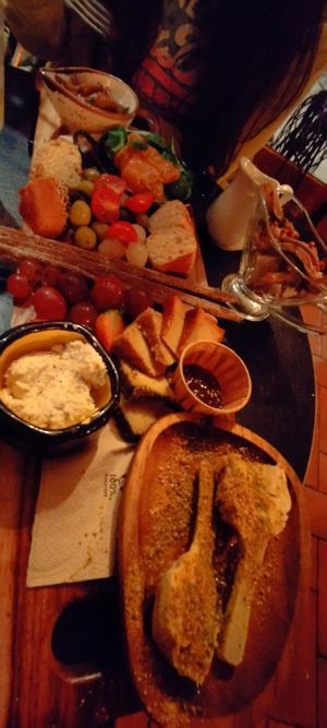 La sección de quesos curados con mermelada una delicia at Bubita Bar in Barcelona