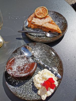 Coulant and ginger and lemon pie at Bubita Bar in Barcelona