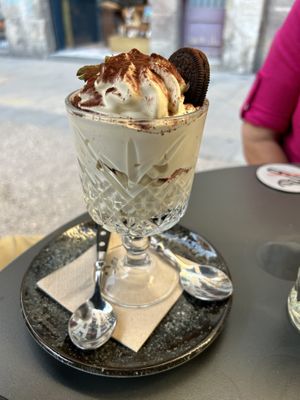 Strawberries and cream   at Bubita Bar in Barcelona